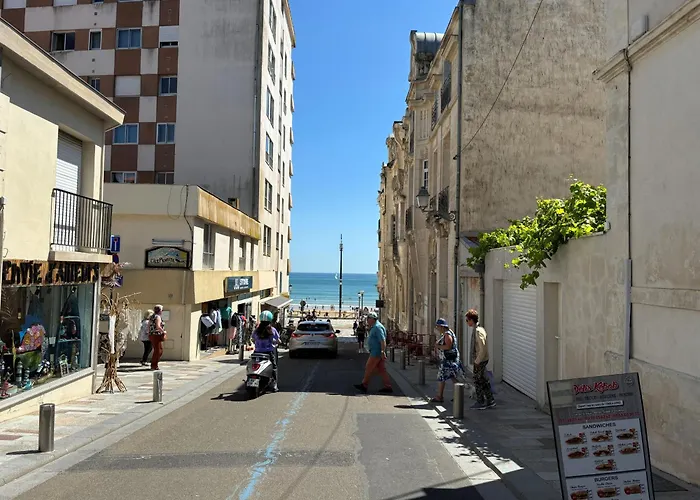 Cosy Au Centre, A Deux Pas De La Plage, Equipe Pour 4 Personnes - Fr-1-197-330